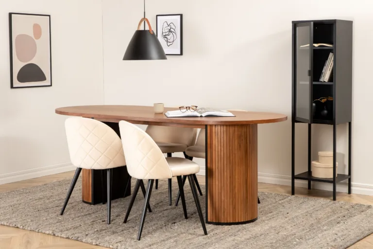 Ovaalne söögilaud Bianca ja velvetkattega söögitoolid (pähklivärvi, mustad jalad, beež velvet) - GR22456