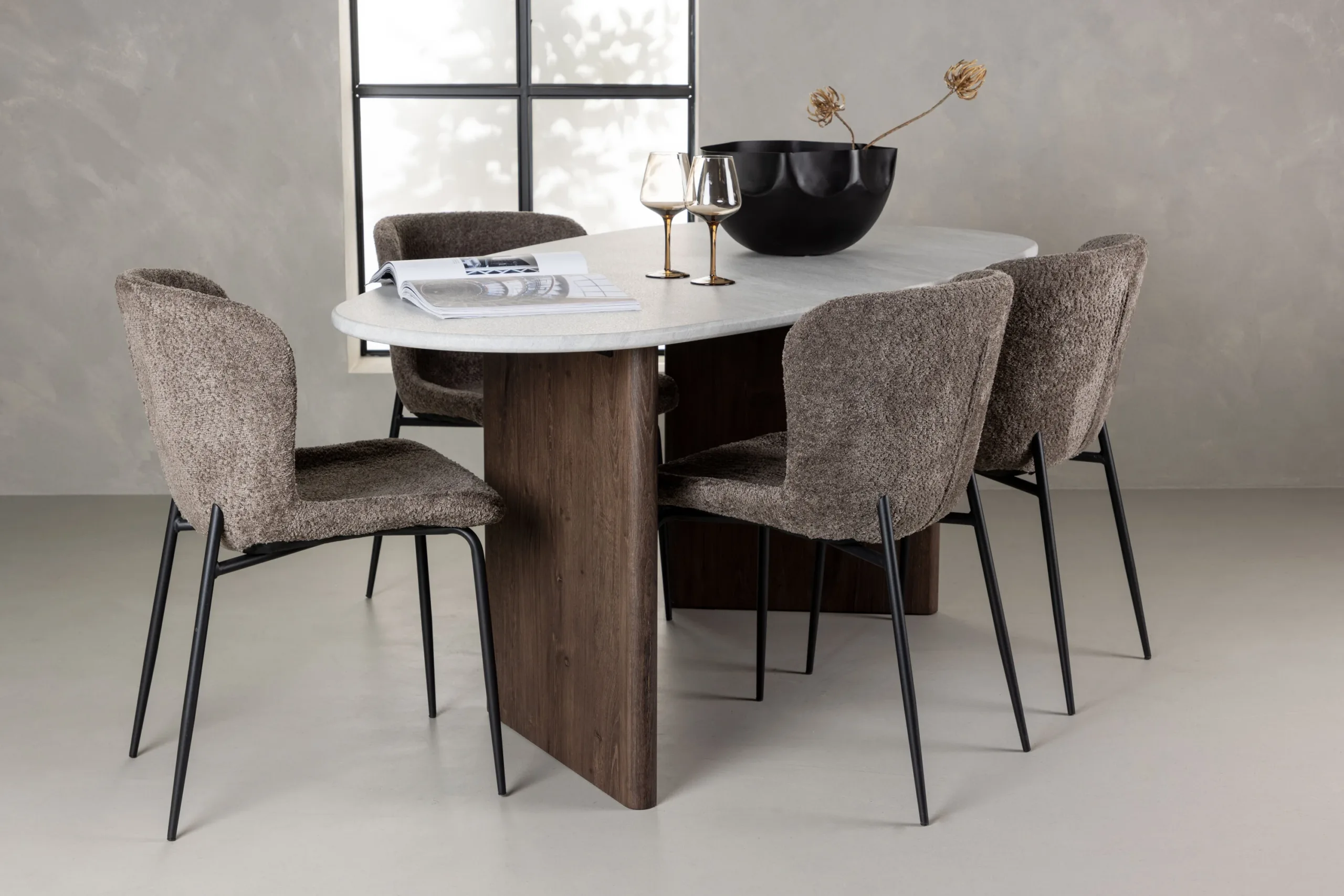 Ovaalne söögilaud Grönvik ja Modesto toolid (helehall MDF, buklee, 180x90cm) - GR23493