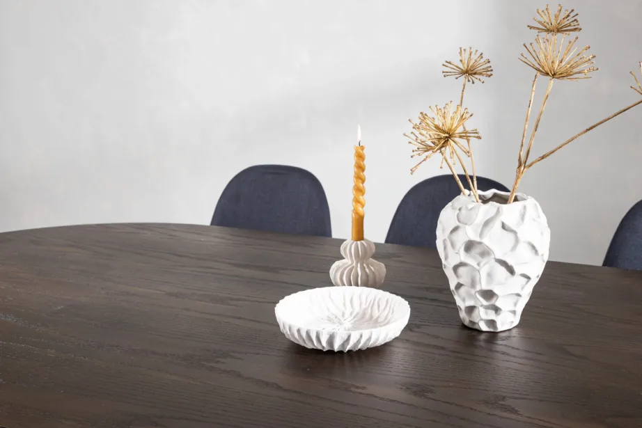 Ovaalne söögilaud Stone (mokavärvi MDF, mustad metalljalad) ja Polar söögitoolid (must polüester), GR22826 – 8