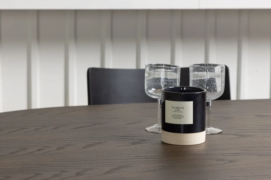 Ovaalne söögilaud Stone mokkatoonis musta terasraamiga ja Montros toolid (kaskepuit, must), GR23044 – 11