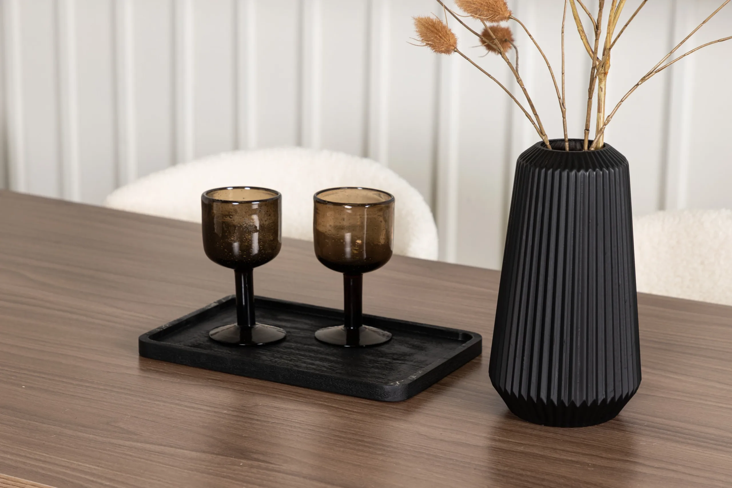 Pähklitooni MDF lauaga söögilaud Tempe ja valgete buklee toolidega Chico (4 tk) - GR22982
