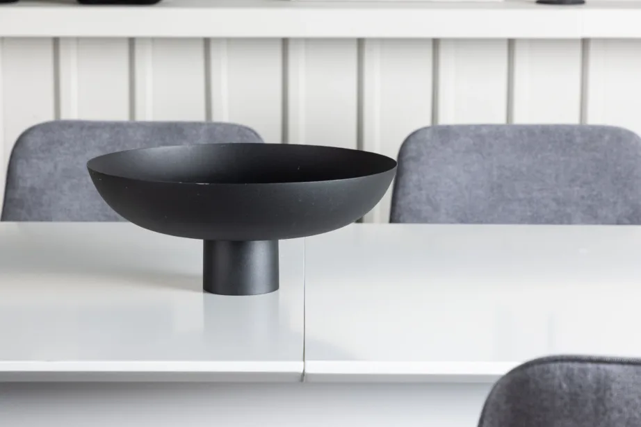 Pikendatav söögilaud Disa ja hallid polsterdatud toolid Rosie (4 tk), valge/hall MDF, musta terasraamiga, GR23595 – 7