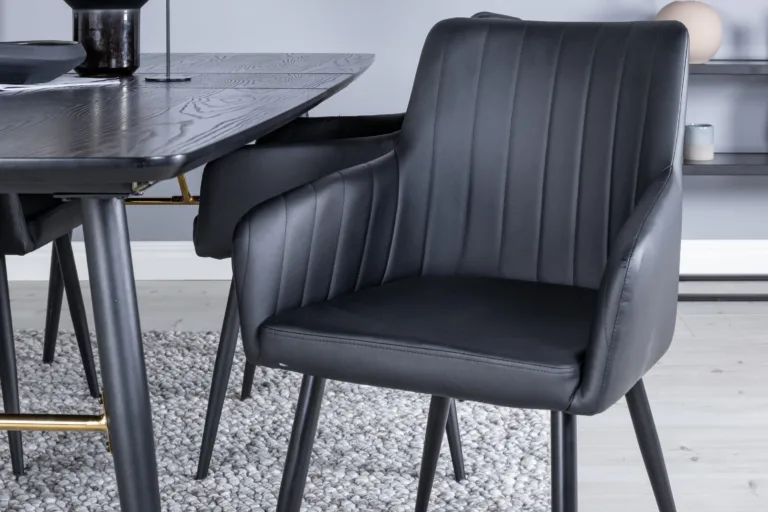 Pikendatav söögilaud Gold mustast vineerist, messingdetailidega ja Comfort toolid (must kunstnahk) - GR23965