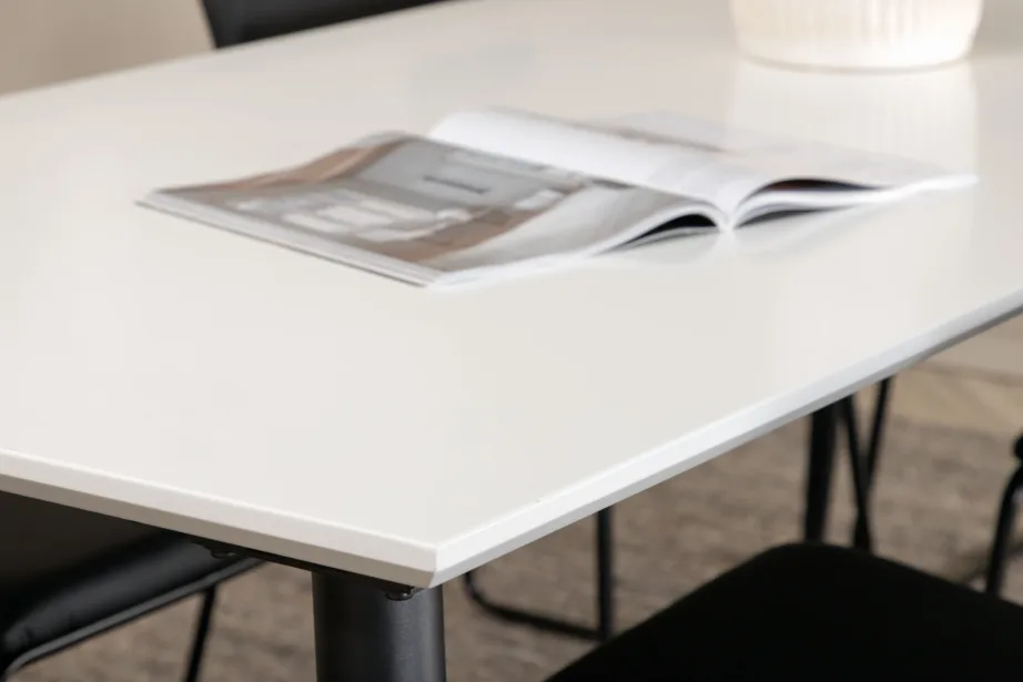 Pikendatav söögilaud Jimmy valge HPL-plaadiga ja 6 musta Kenth kunstnahast tooli, GR22295 – 8