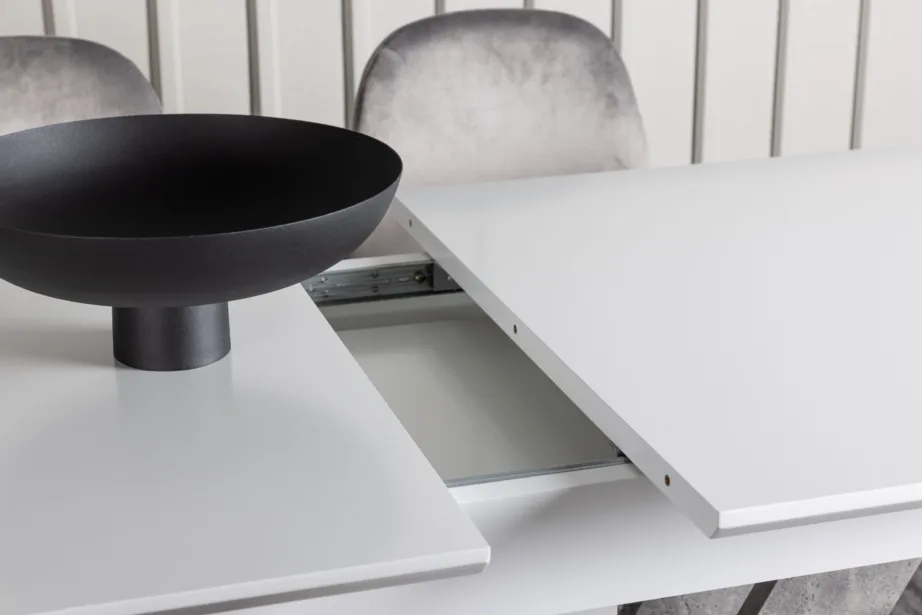 Pikendatav valge MDF söögilaud Disa ja helehallid velvetkangaga toolid Eva, GR23587 – 7