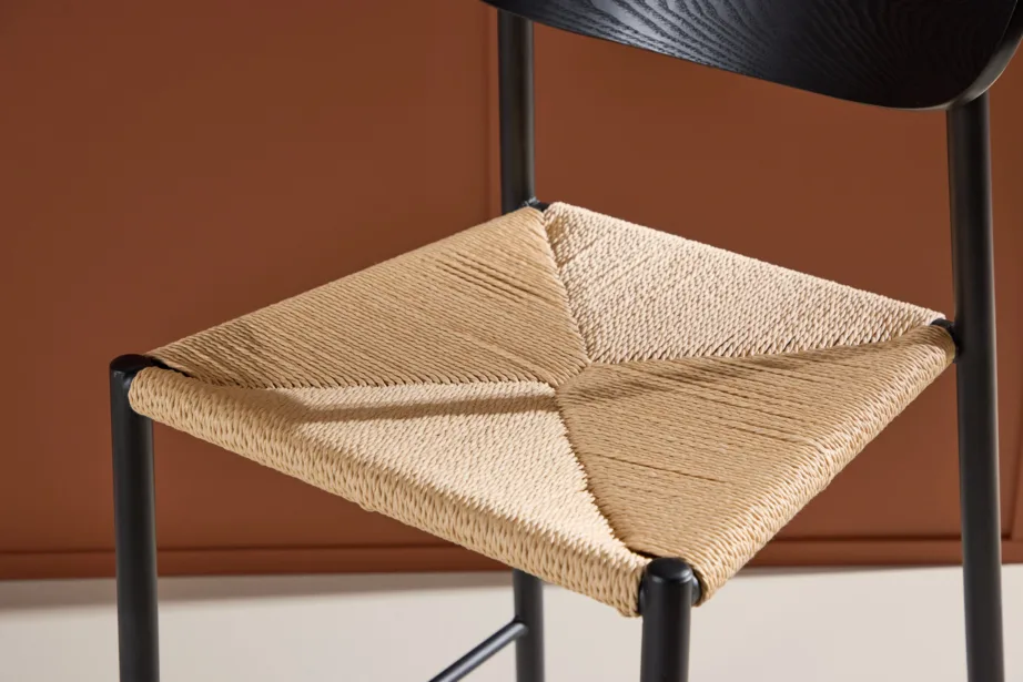 Polly baaritool musta metallraami ja rotangist istmega, 61933-123 – 9