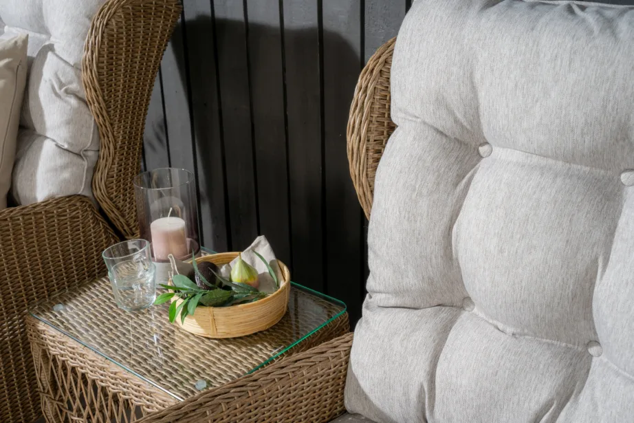 Reguleeritav kunstrotangist aialounge-komplekt Washington (2 tugitooli, 2 tumbat, laud, looduslik toon), 9192-089 – 9