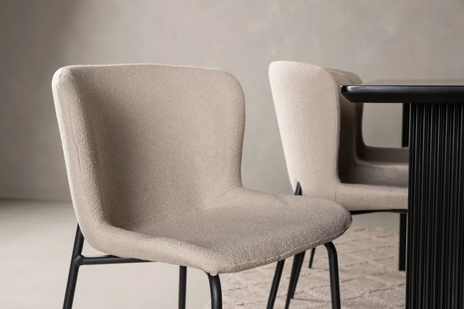 Ristkülikukujuline söögilauakomplekt Vail, must MDF, 6 polsterdatud bouclé-tooli, GR22972 – 10