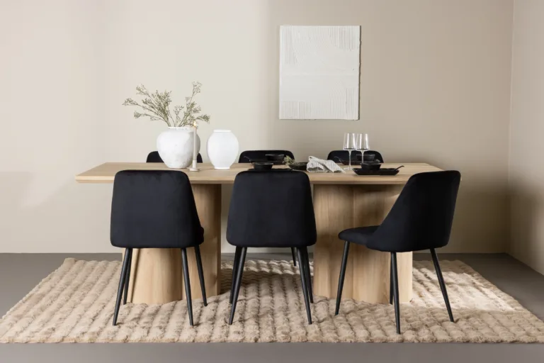 Ristkülikukujuline söögilauakomplekt: loodusliku viimistlusega Olivia söögilaud 210×100 cm ja 6 musta Night sarja polüesterveluurist tooli - GR24547