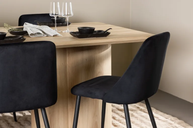Ristkülikukujuline söögilauakomplekt: loodusliku viimistlusega Olivia söögilaud 210×100 cm ja 6 musta Night sarja polüesterveluurist tooli - GR24547