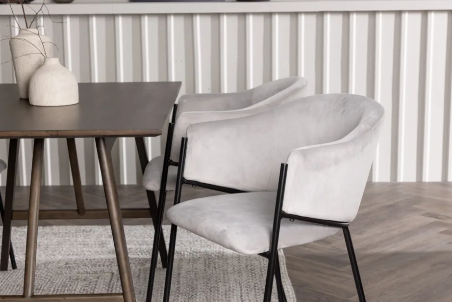 Ristkülikukujuline söögilaud Kaseindon ja hall velvetkattega söögitool Evelina (tumepruun MDF, kummipuit, must teras), GR23865 – 6