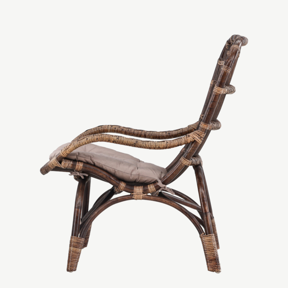 Rotangist lounge-tugitool tumbaga, tume pähkel, pehme beež padi (Ella), 7109-101 – 7