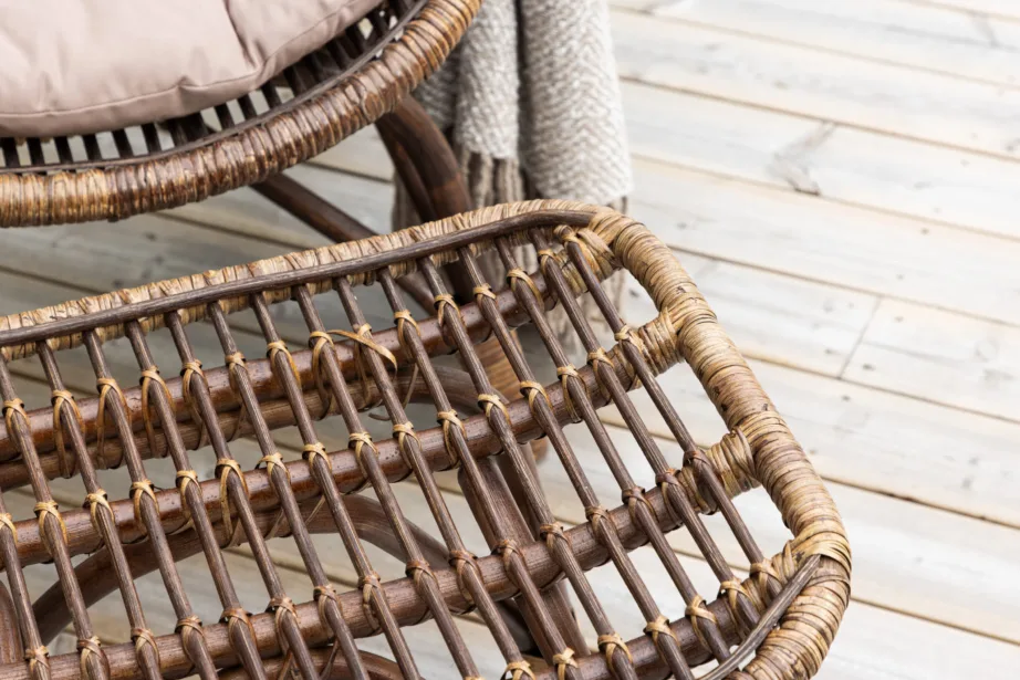 Rotangist lounge-tugitool tumbaga, tume pähkel, pehme beež padi (Ella), 7109-101 – 15