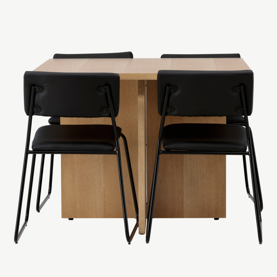 Ruudukujuline MDF söögilaud Leo tammetoonis ja mustad kunstnahast toolid Kenth, GR23583 – 2