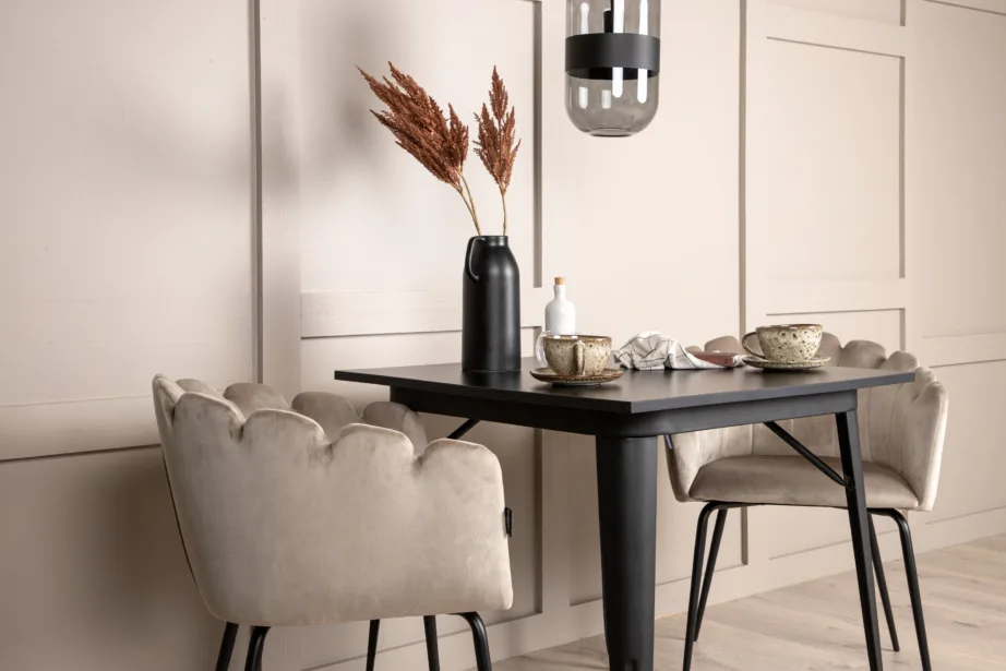 Ruudukujuline söögilauakomplekt Tempe, must MDF laud ja beež velvetist Limhamn tool, GR23001 – 9