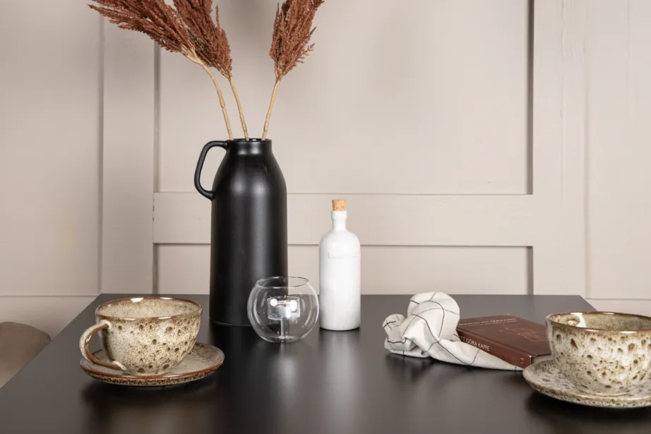 Ruudukujuline söögilauakomplekt Tempe, must MDF laud ja beež velvetist Limhamn tool, GR23001 – 11