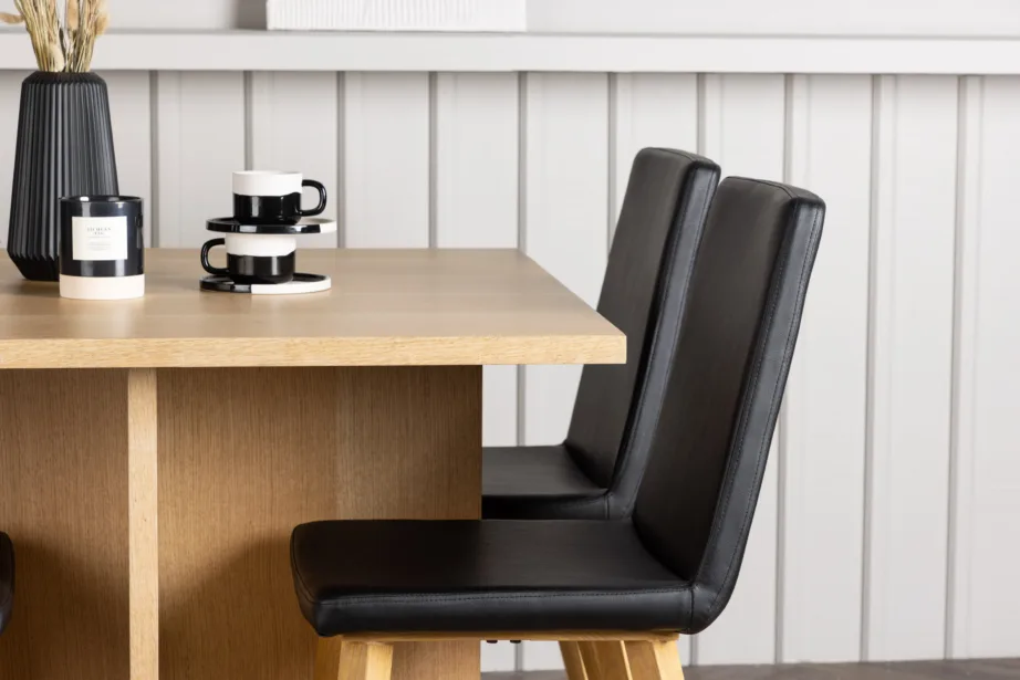 Ruudukujuline söögilaud Leo ja musta kunstnahaga Today toolid (4 tk), tammepuidu välimus, GR23582 – 6