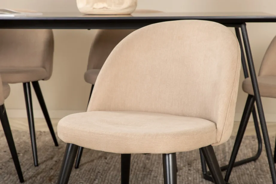 Skandinaavia stiilis söögitoakomplekt Petra musta lauaga ja beežide pehmete toolidega, GR22337 – 9