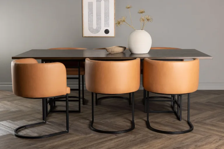 Söögikomplekt Ystad (220x100 cm laud, moka tamm, mustad metalljalad) ja pruunid polsterdatud Simrishamn toolid - GR23758