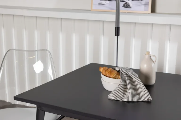 Söögilauakomplekt Tempe musta MDF lauaga ja läbipaistvate Edvin toolidega (valge istmepadi, kasepuu jalad) - GR23894