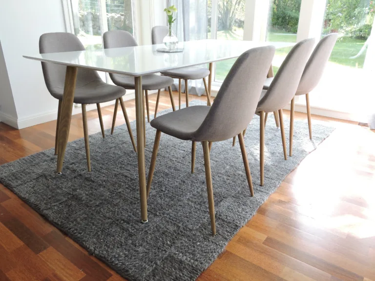 Söögirühm Polar: valge MDF laud ja 6 halli polsterdatud tooli (180x90 cm) - GR24187