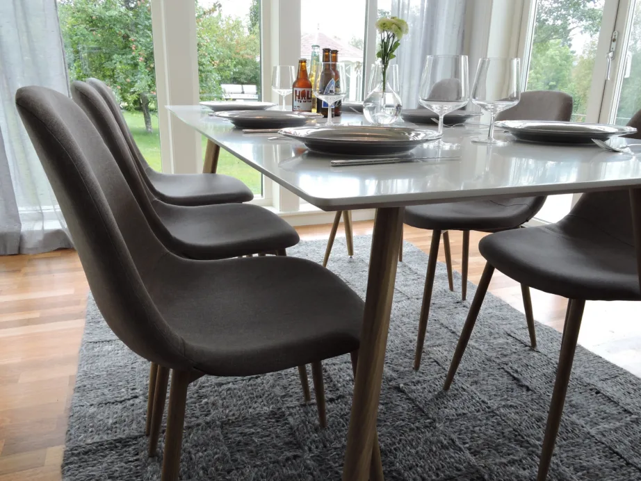 Söögirühm Polar: valge MDF laud ja 6 halli polsterdatud tooli (180×90 cm), GR24187 – 6