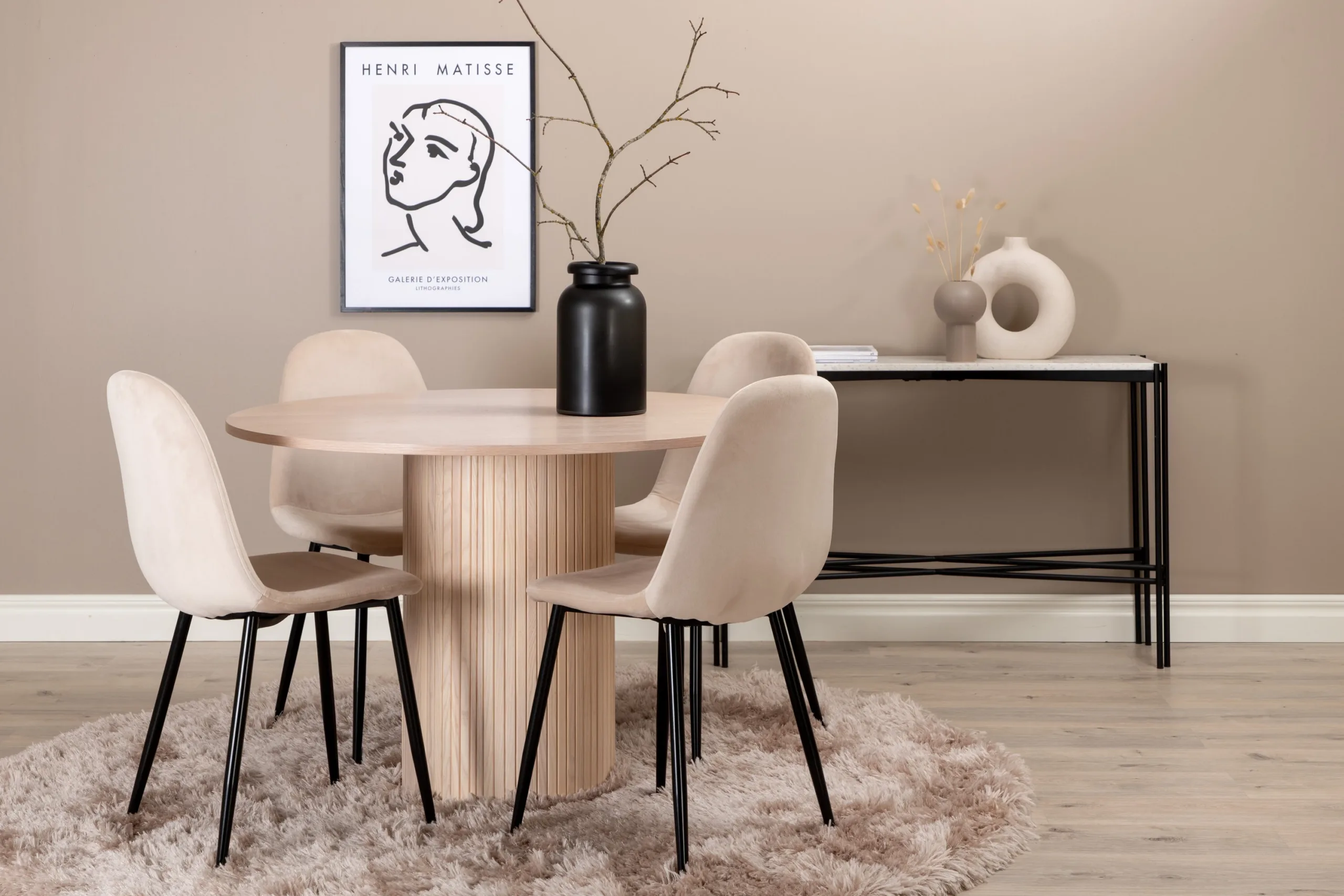 Ümar söögilauakomplekt Bianca (valge peitsiga MDF, 4 beeži velvetkattega tooli) - GR22287