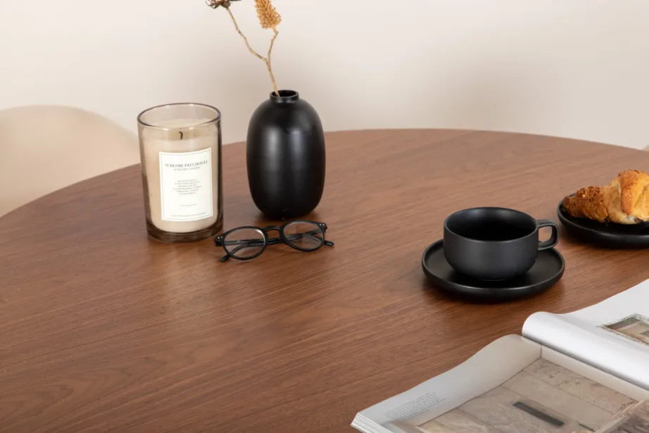 Ümar söögilaud Bianca pähklispooniga ja beežid velvettoolid, GR22492 – 7