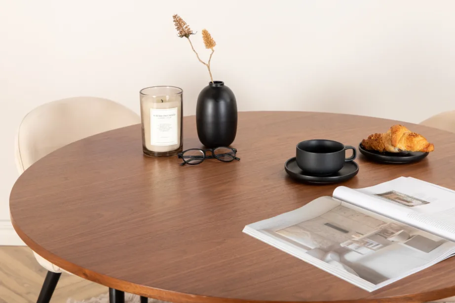 Ümar söögilaud Bianca pähklispooniga ja beežid velvettoolid, GR22492 – 9