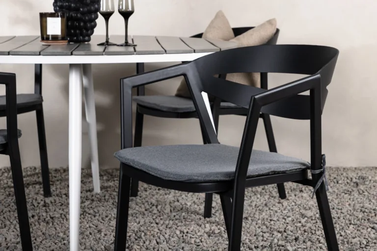 Ümmargune aiamööbli komplekt Break (hall laud, mustad toolid, Ø120 cm, istmepatjadega) - GR22685