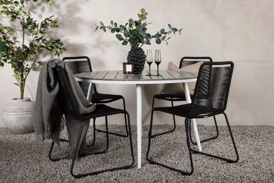 Ümmargune aiandi söögilaud Break (hall aintwood, valge alumiinium, ø120cm) ja neli musta punutud tooli Lindos, GR22688 – 8