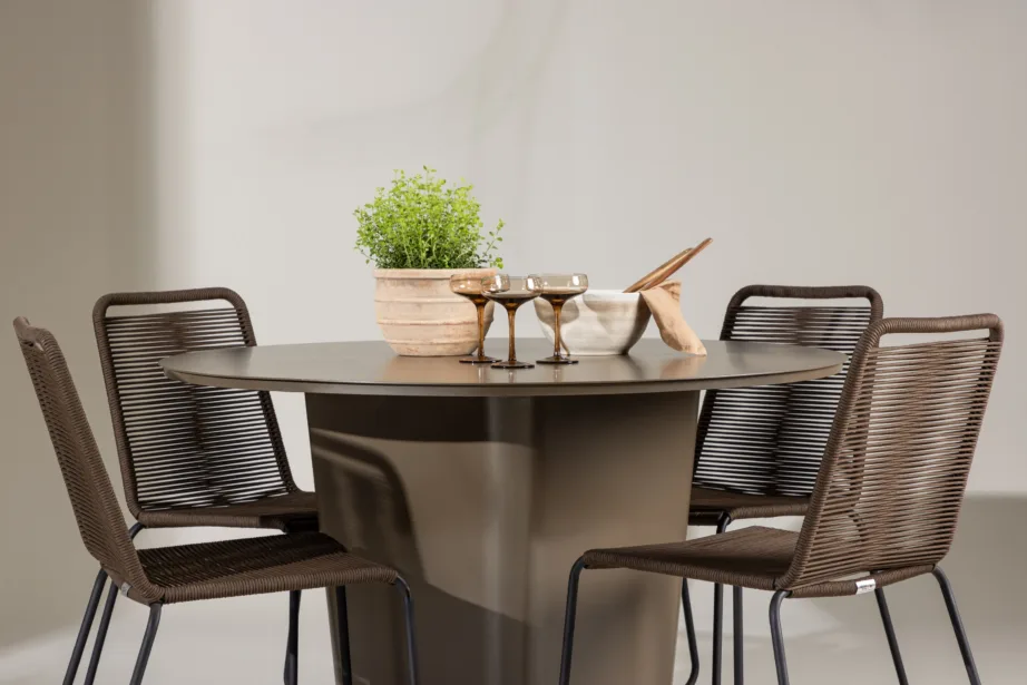 Ümmargune alumiiniumist söögilaud Santa Fe ja neli Lindos tooli (pruun, välikomplekt), GR24338 – 9