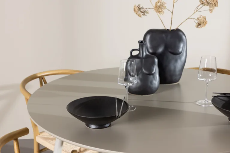 Ümmargune beež söögilaud Plaza ja 4 Alfons tooli (MDF, rattanistmega, Ø120 cm) - GR24402