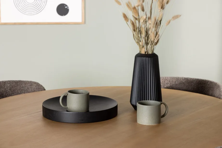 Ümmargune kummipuust söögilaud Yakidon ja polsterdatud tumehall Modesto tool, GR23883 – 6