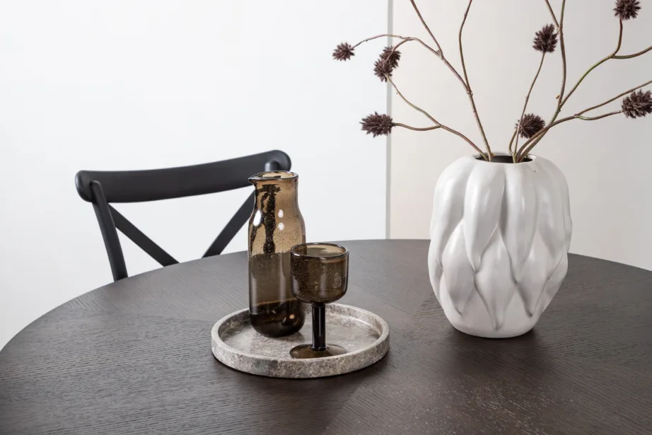 Ümmargune mokkavärvi söögilauakomplekt Copenhagen (MDF laud, mustad plasttoolid, ø115 cm), GR23197 – 10