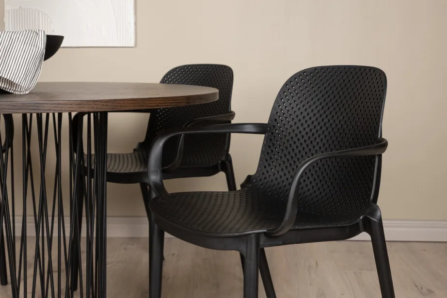 Ümmargune mokkavärvi söögilaud Stone ja mustad plastiktoolid Baltimore, GR23019 – 9