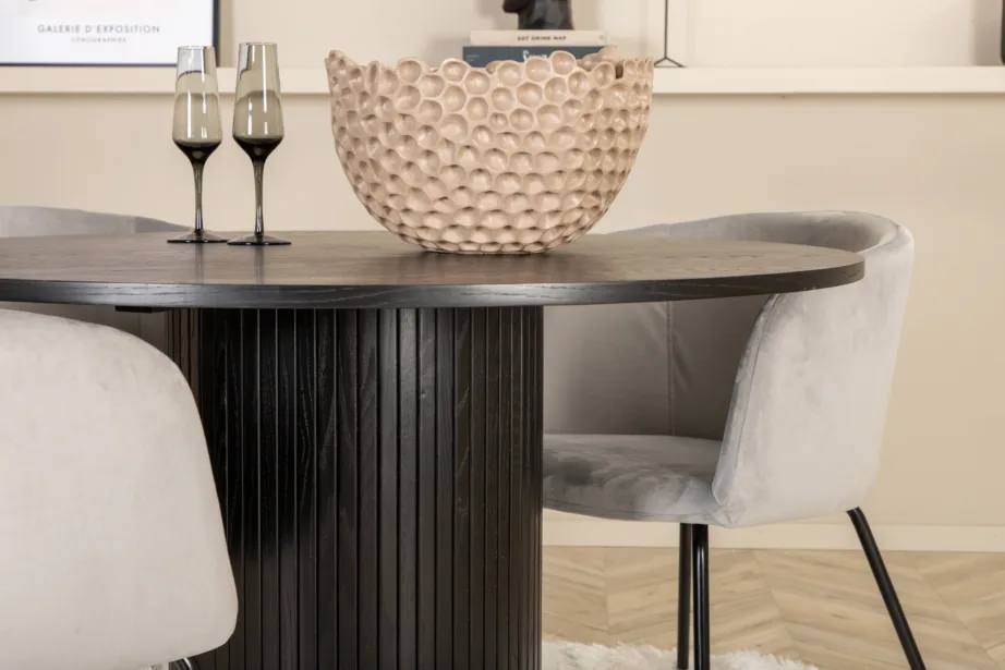 Ümmargune must söögilaud Bianca ja hallid sametist Berit toolid (4 tk), GR22501 – 10