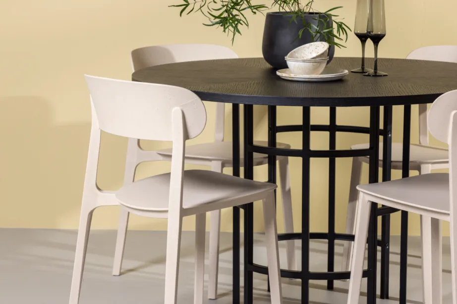 Ümmargune must söögilaud Copenhagen ja beež tool Åstol (4 tk), ø115 cm, GR23229 – 9