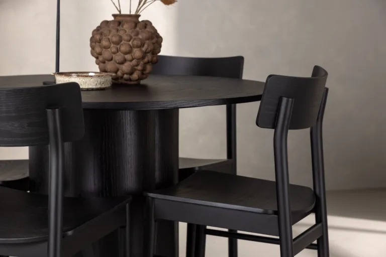Ümmargune must söögilaud Olivia + 4 musta Montros tooli (MDF, diameeter 110 cm) - GR23105