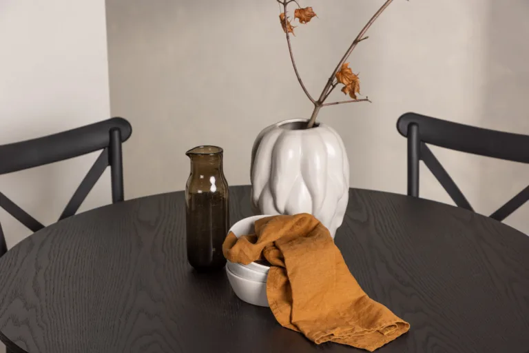 Ümmargune must söögilaud Olivia ja Crosett toolid (MDF, plastik, ø110 cm) - GR23097