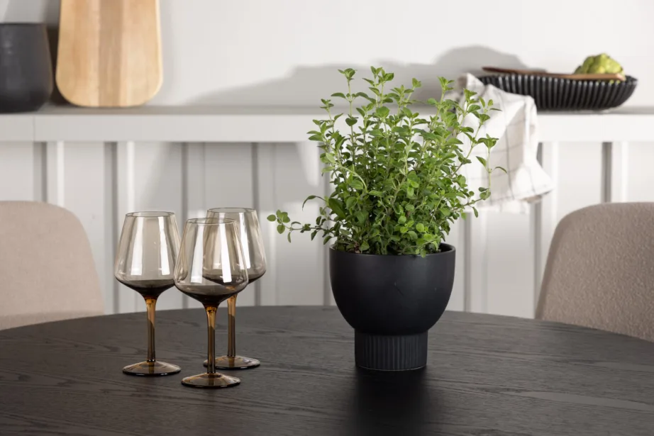 Ümmargune must söögilaud Olivia ja beežid terasraamiga toolid Seda, GR23834 – 6