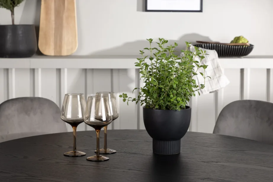 Ümmargune must söögilaud Olivia ja helehall samettool Eva, GR23826 – 6