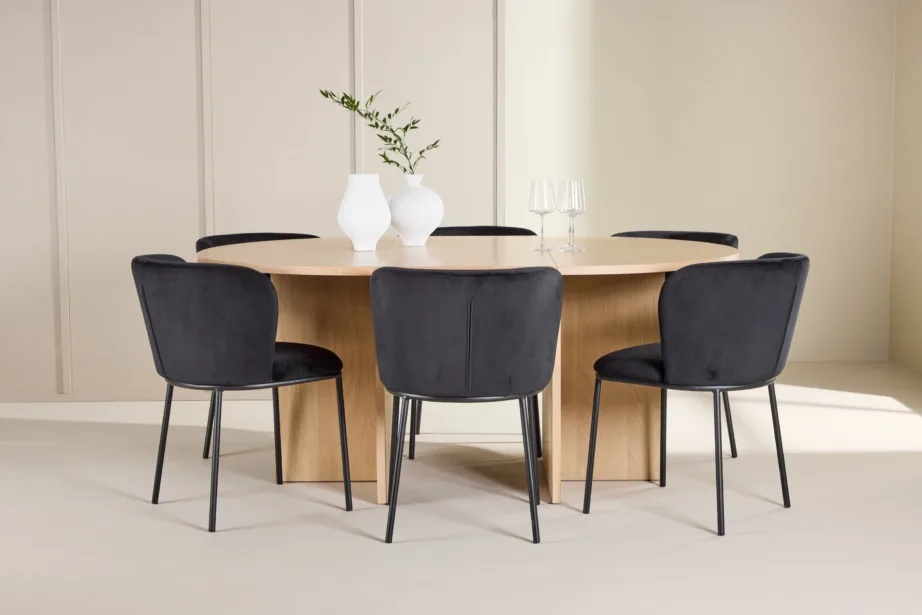 Ümmargune pikendatav söögilauakomplekt Strada hele viimistlusega laud ja 6 musta velvetkattega Edina tooli, GR24738 – 8