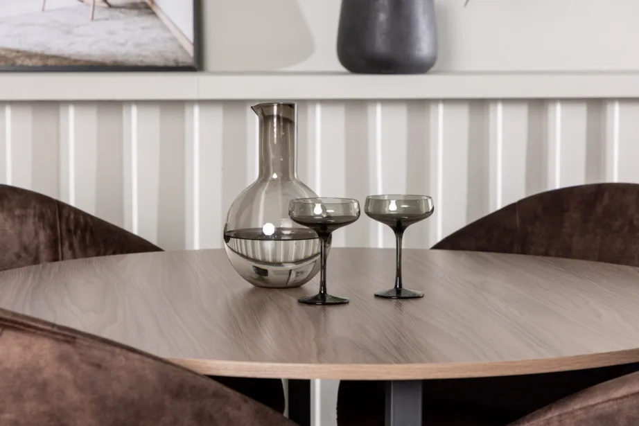 Ümmargune söögikomplekt Durango, pähklitooni MDF laud ja pruunid Night toolid (Ø120 cm), GR23924 – 6