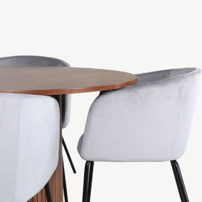 Ümmargune söögilauakomplekt Bianca (pähklitoon, 4 helehalli samettooli Berit) - GR22488