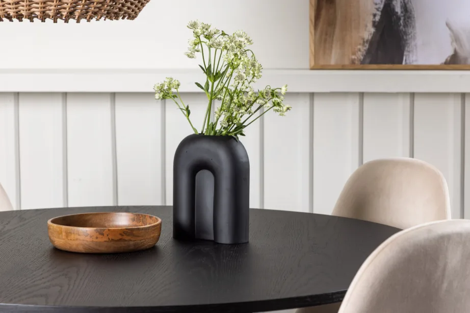 Ümmargune söögilauakomplekt Bootcut (must laud, beež velvetist toolid), GR22870 – 10