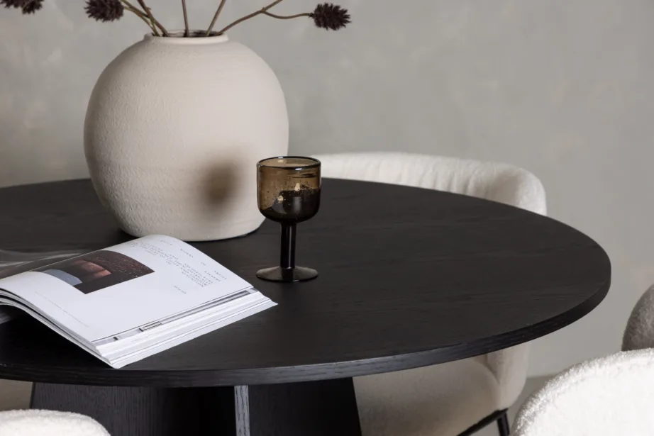 Ümmargune söögilauakomplekt Bootcut musta MDF-ga ja valged buklee-kangast toolid Edina, GR23787 – 6