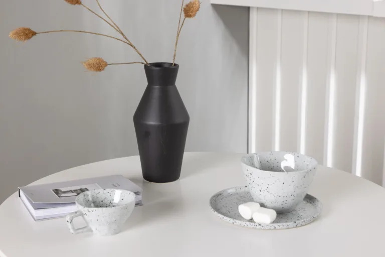 Ümmargune söögilauakomplekt Danburi (valge MDF, Ø60cm) ja 2 musta Zeno tooli - GR23906