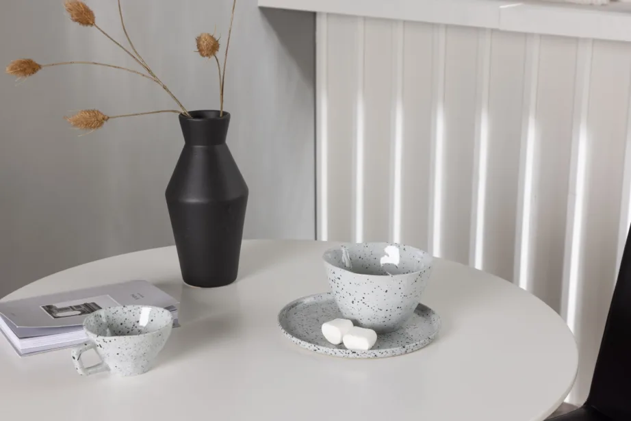 Ümmargune söögilauakomplekt Danburi valge MDF lauaga ja musta Today tooliga, GR23909 – 10