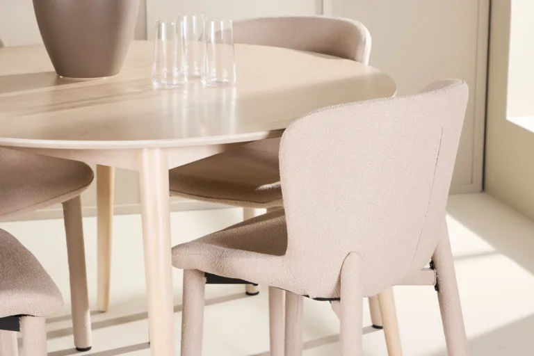 Ümmargune söögilauakomplekt Flora (ø120 cm) ja 4 beeži buklee tooli Astoria - GR24723